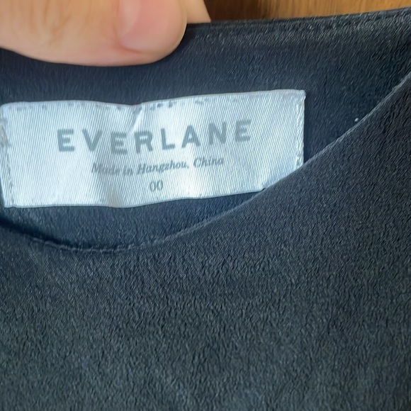 Everlane black 100% silk cami - Picture 2 of 5
